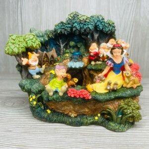 Disney Snow White and the 7 dwarves fountain figurine statue decoration rare